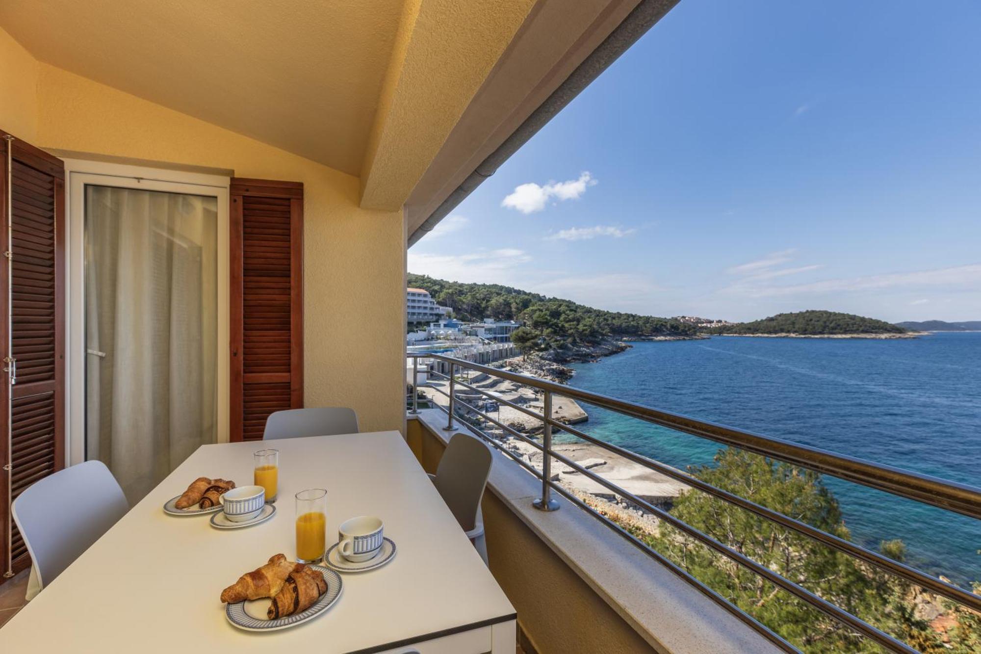 Velo Jedro Apartmani Punta Lussingrande Esterno foto