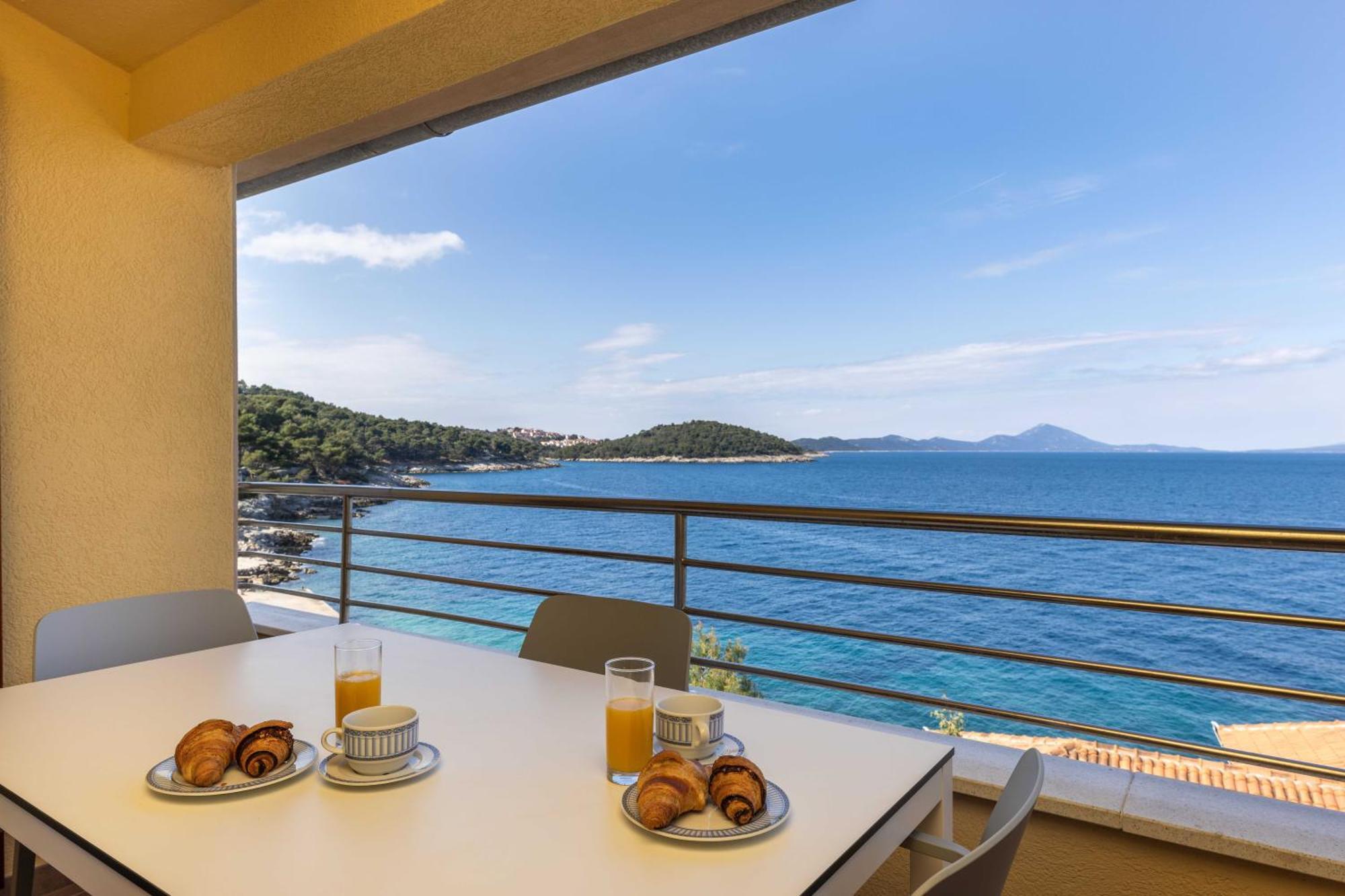 Velo Jedro Apartmani Punta Lussingrande Esterno foto