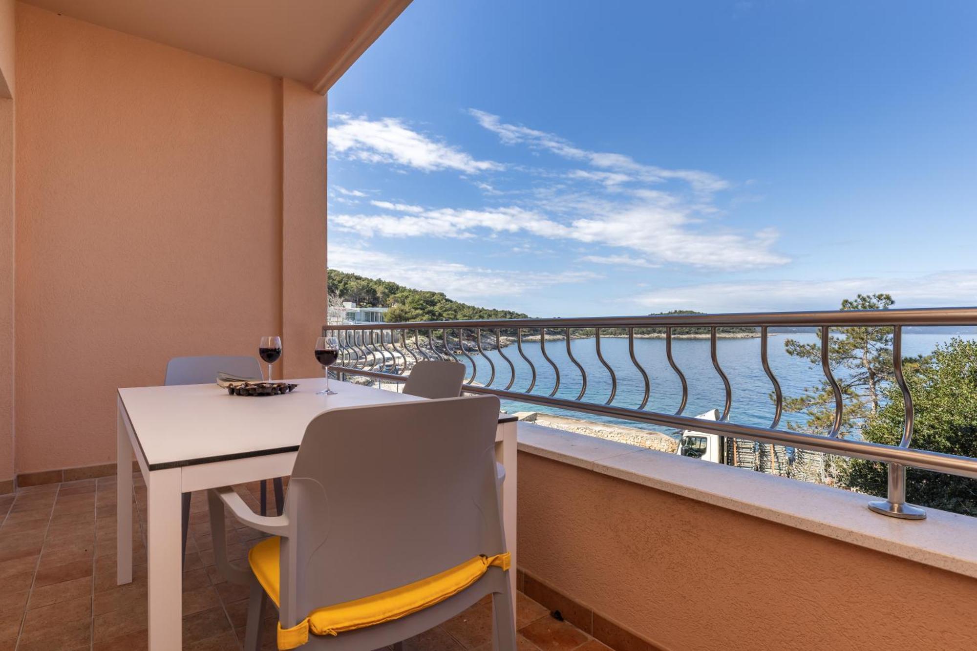 Velo Jedro Apartmani Punta Lussingrande Esterno foto