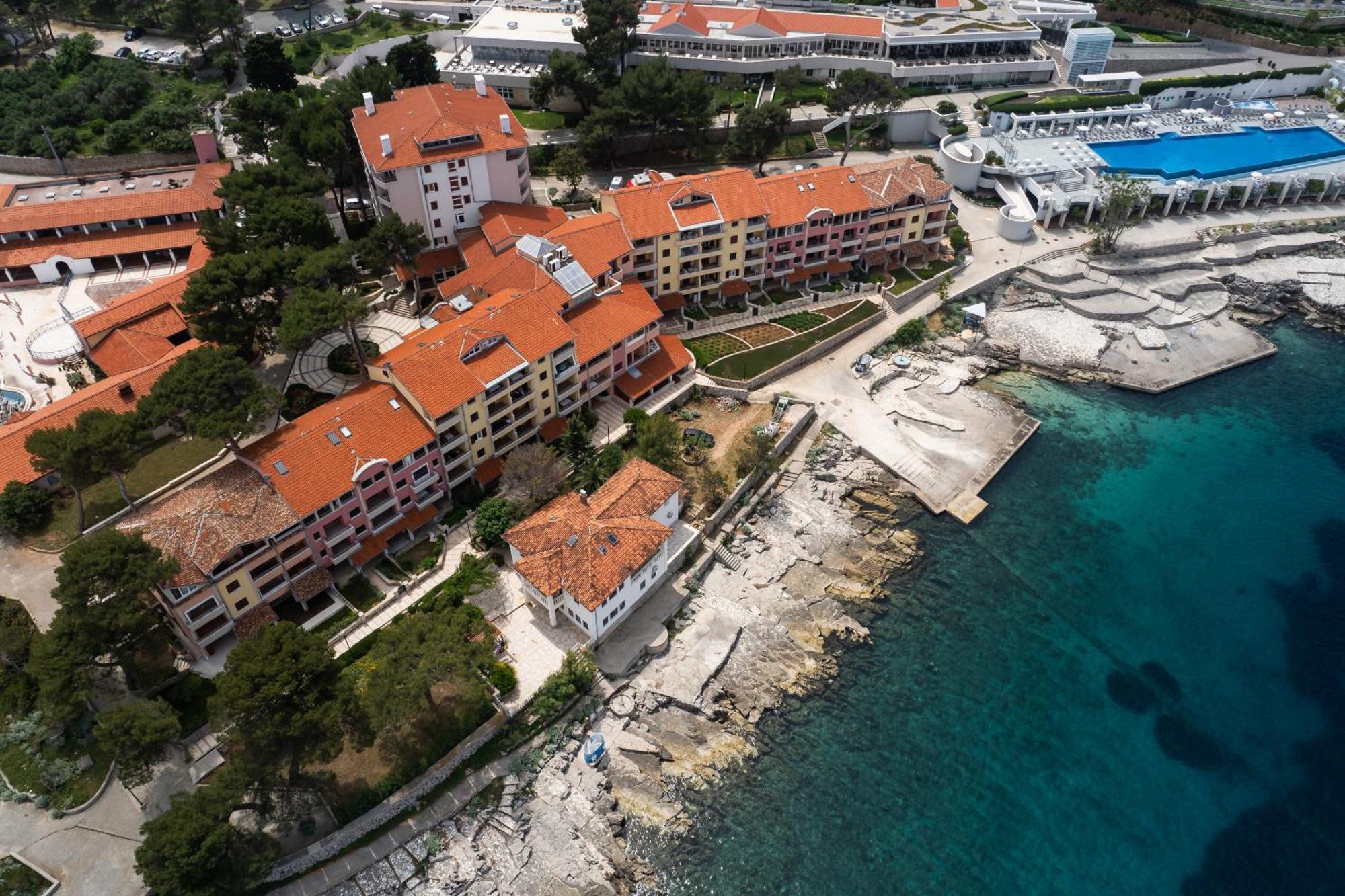 Velo Jedro Apartmani Punta Lussingrande Esterno foto