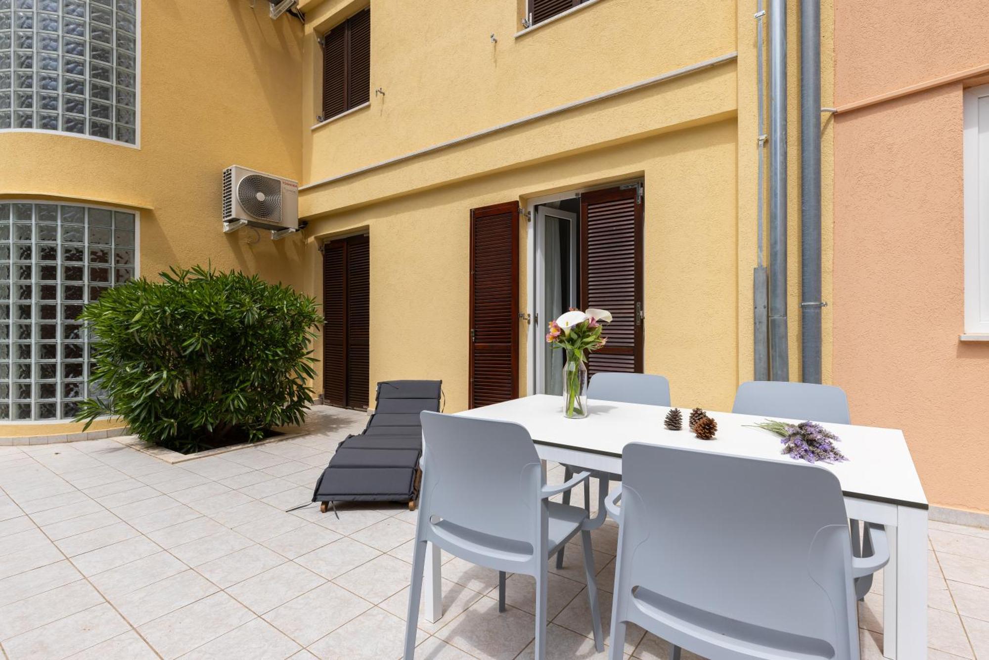 Velo Jedro Apartmani Punta Lussingrande Esterno foto